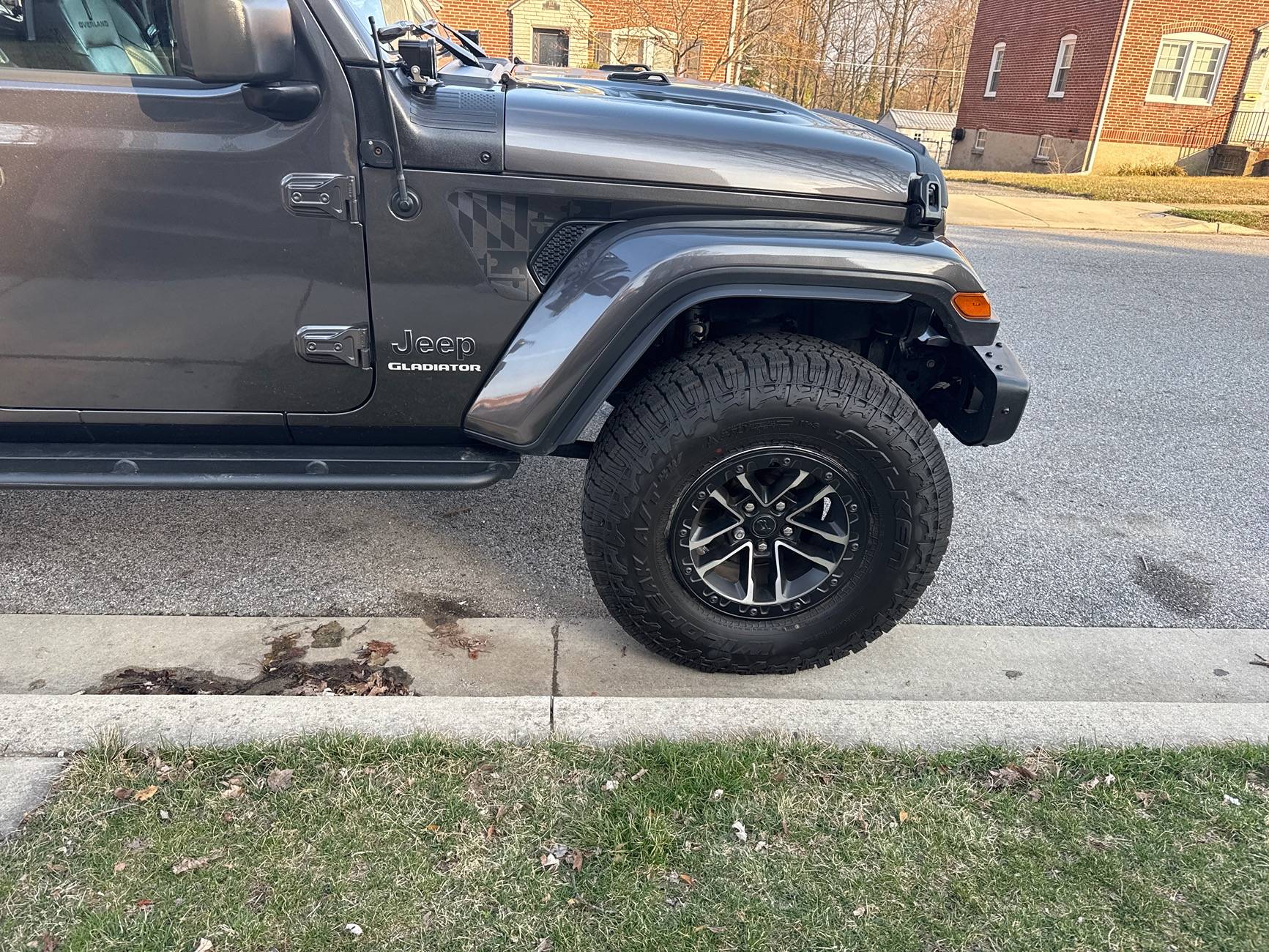 Jeep Gladiator 392 wheels on a Gladiator image