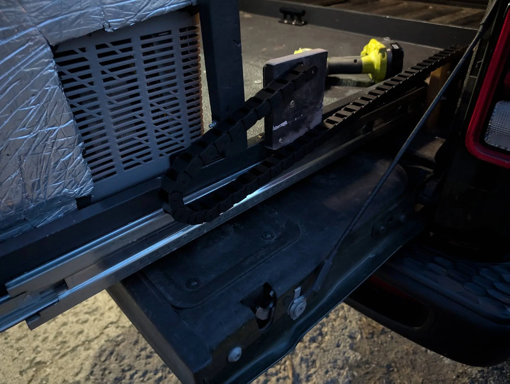 Jeep Gladiator My Rear Cargo Slide DIY (Version 2.0) PXL_20250314_235801686