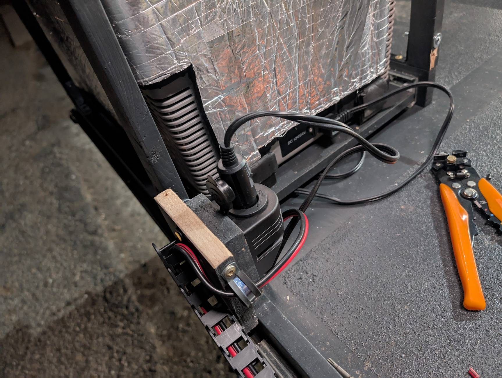 Jeep Gladiator My Rear Cargo Slide DIY (Version 2.0) PXL_20250315_002624145
