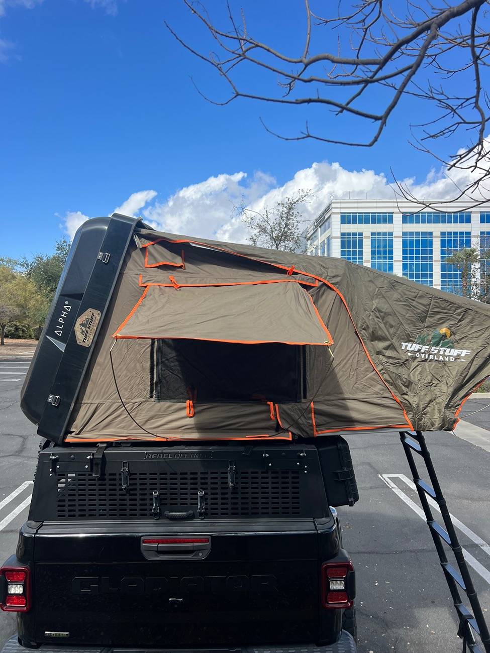 Jeep Gladiator Tuff Stuff Alpha 2 Hardshell Rooftop Tent + Annex IMG_1975