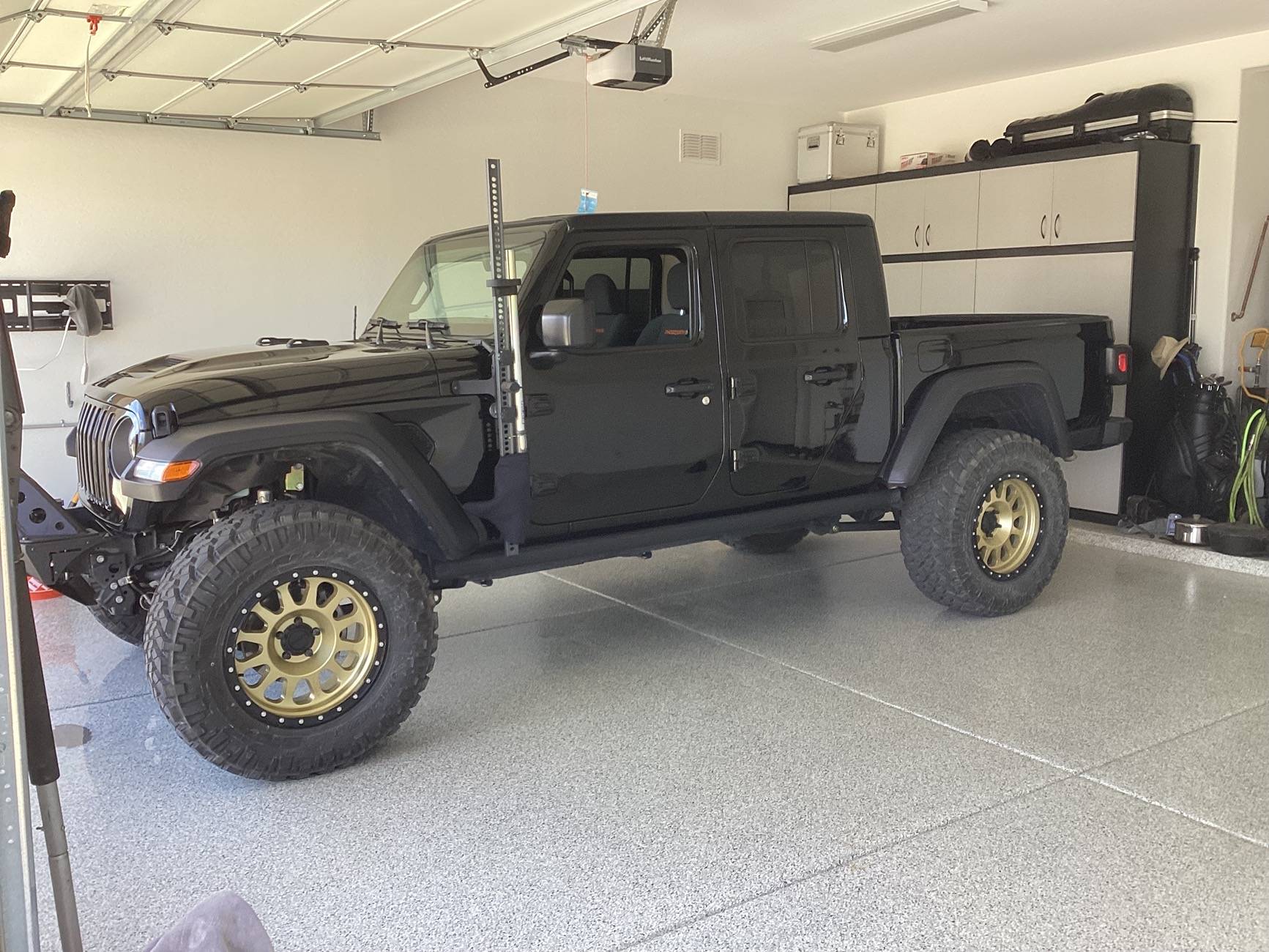 Jeep Gladiator Can I add 1 or 1.5 lift to my stock Mojave and not hurt ride quality? IMG_0354