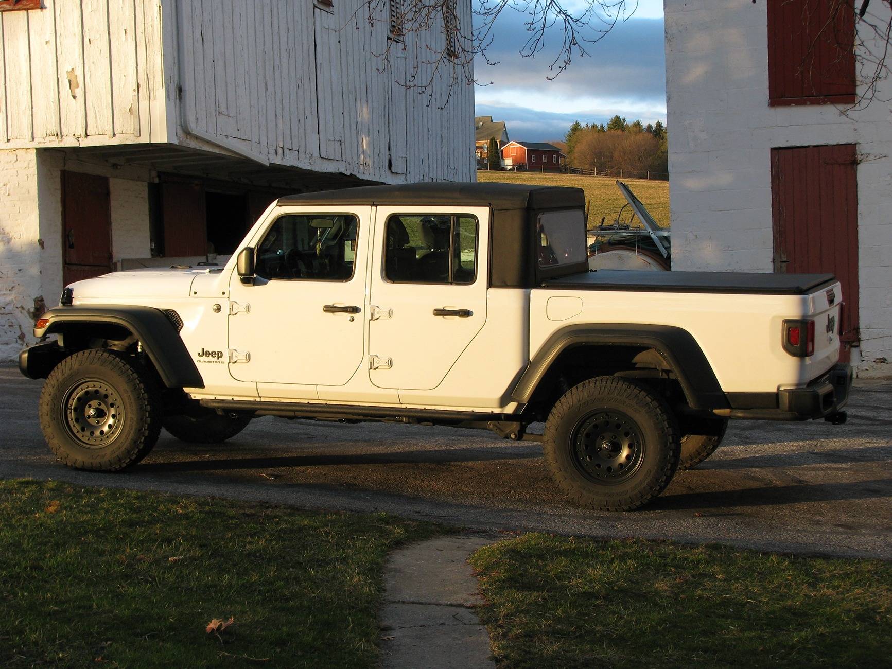 Jeep Gladiator Gladiators on Mopar 2" Lift Kit IMG_5526.JPG