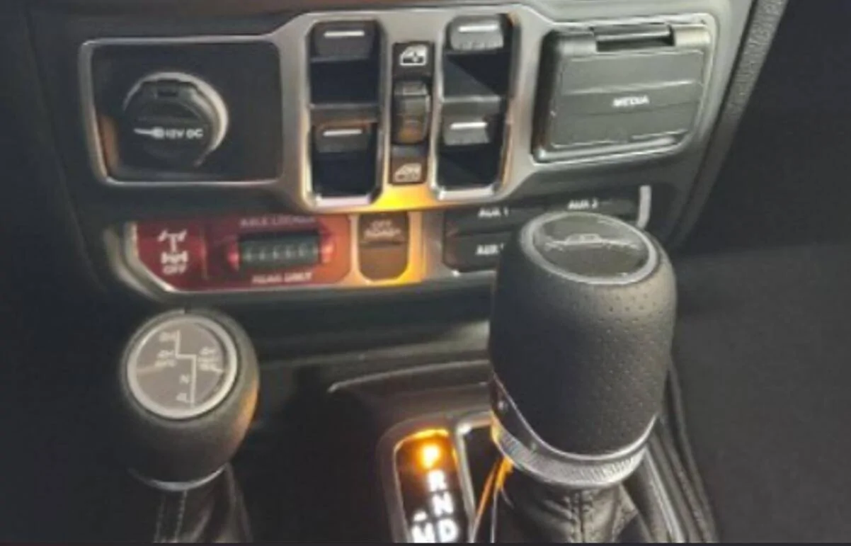 Jeep Gladiator Anyone here do a SelecTrac t-case swap? 1742340518215-l8