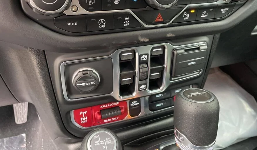 Jeep Gladiator Anyone here do a SelecTrac t-case swap? Screenshot 2025-03-18 185027