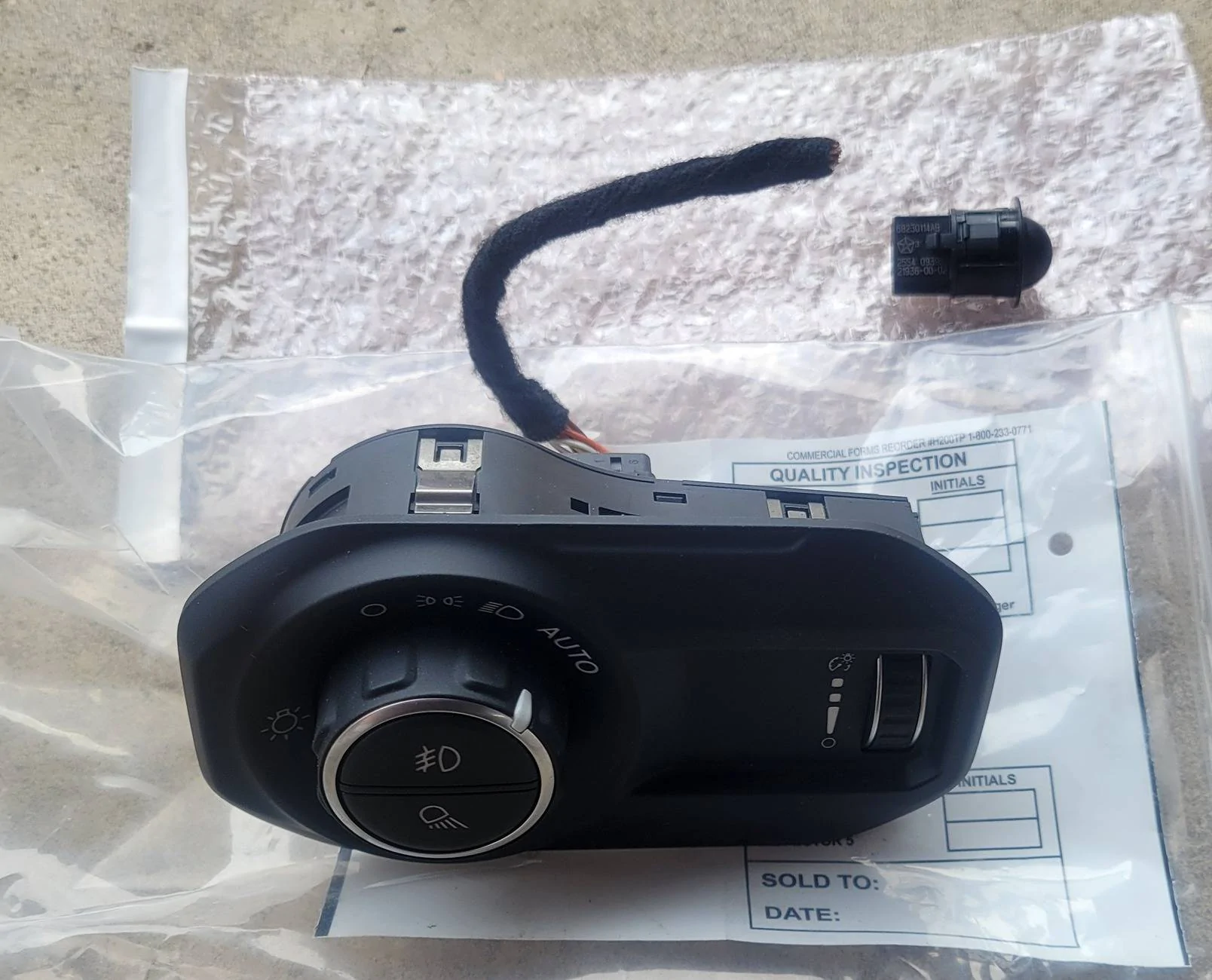 Jeep Gladiator OEM Auto Light Switch install? 20250319_175050