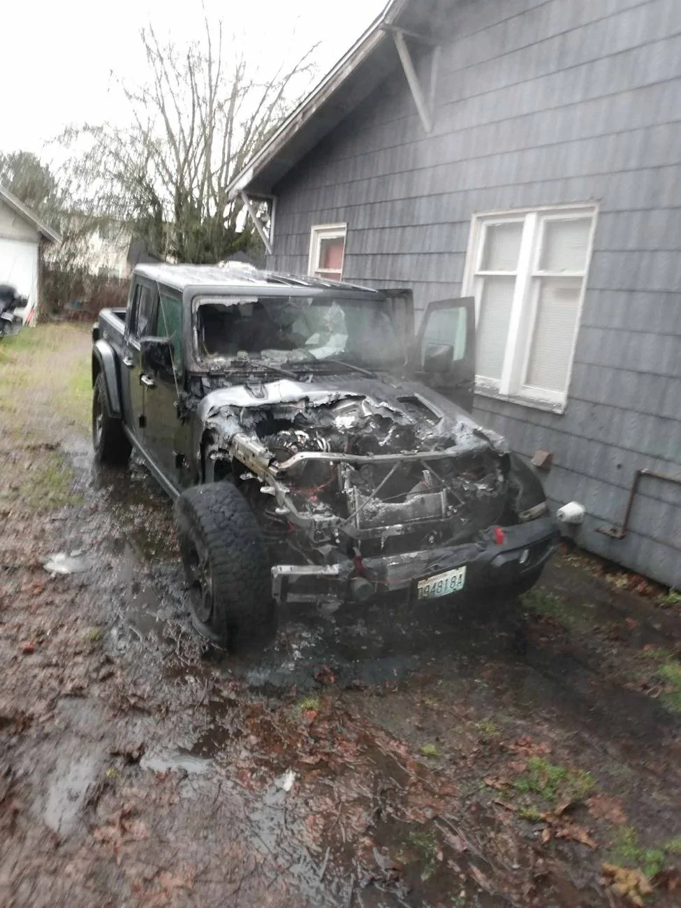 Jeep Gladiator US investigating 781K Jeeps over underhood fire reports (Wrangler & Gladiator) -- power steering pump electrical connector issue J