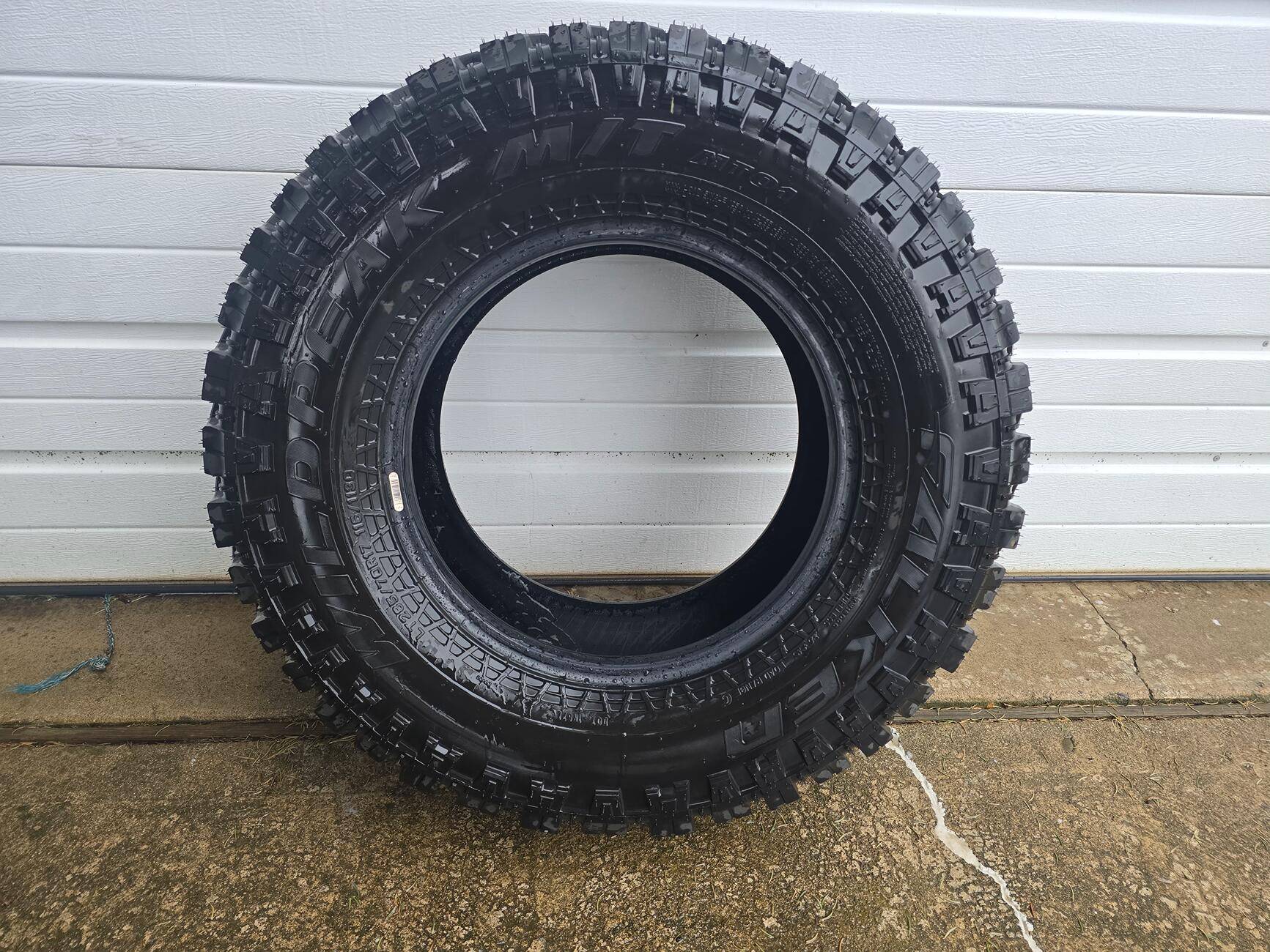 Jeep Gladiator SOLD - (5) FALKEN WILDPEAK MT's from a 2023 Jeep Gladiator (Tires Only) tempImageJJlXVG