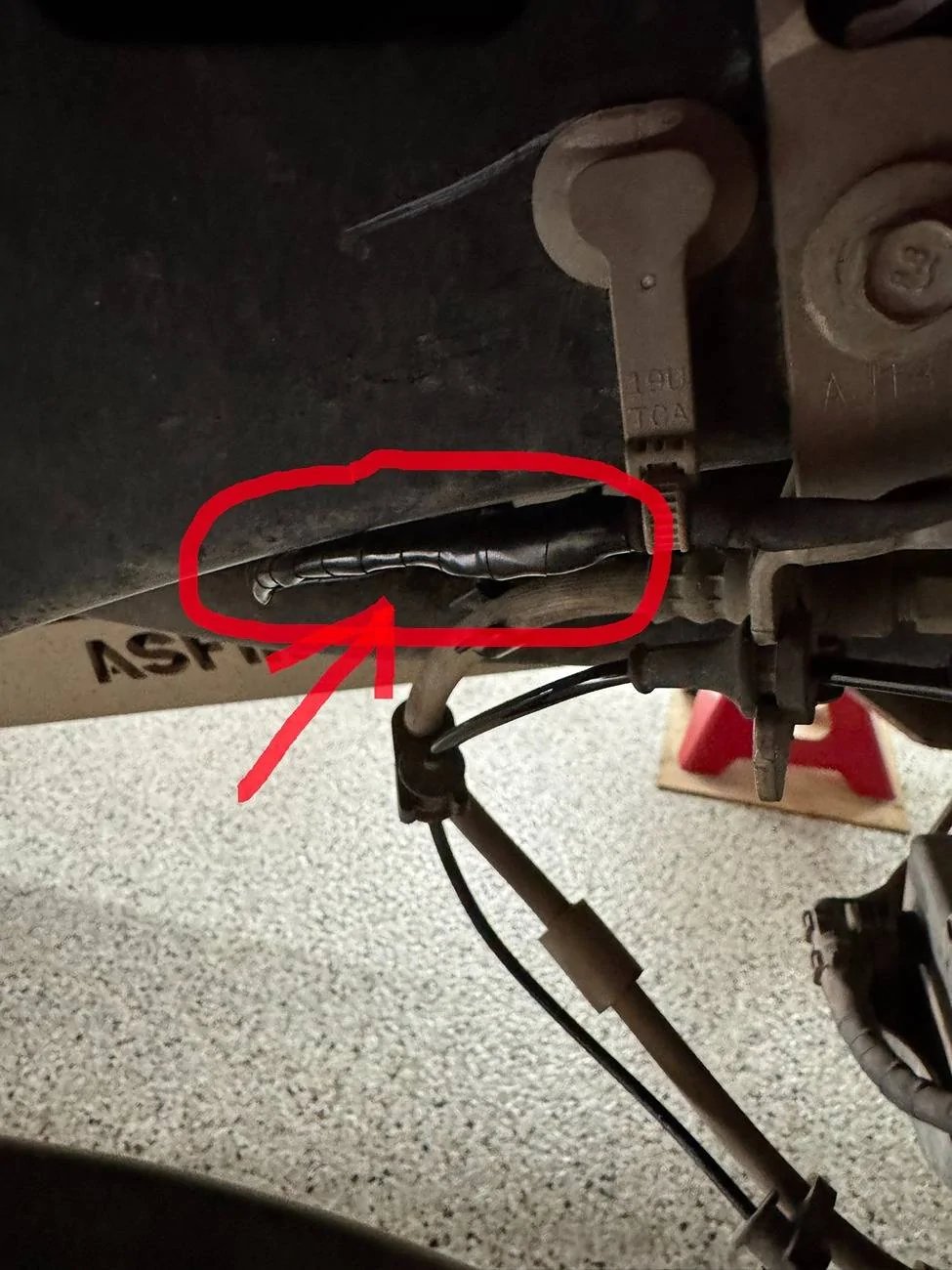 Jeep Gladiator SOLVED - Help with ABS issue - anyone had to something similar.  Looking for ideas IMG_2651