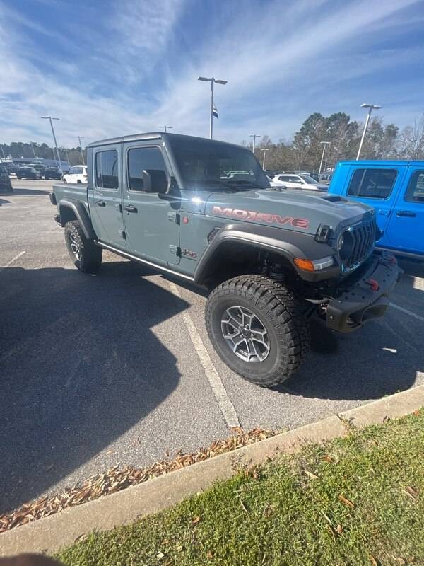 Jeep Gladiator Stock Mojave on 35s? Or regear necessary? image_0