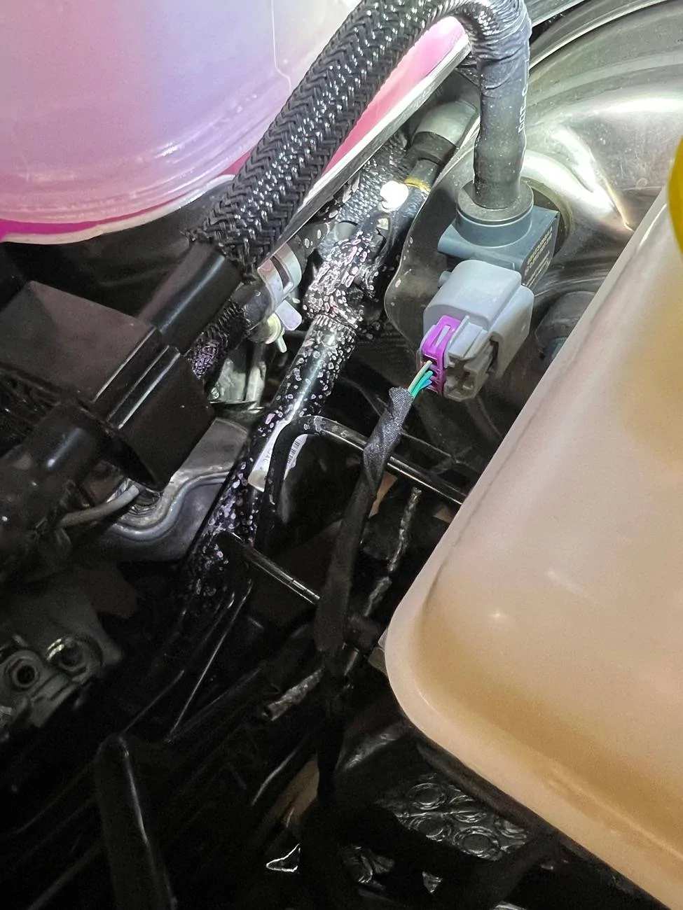 Jeep Gladiator Leaking coolant at reservoir IMG_1689