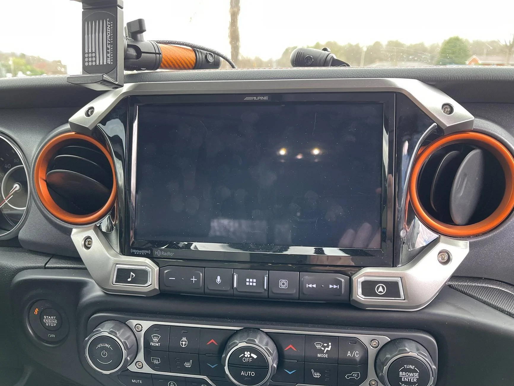 Jeep Gladiator Alpine Restyle Radio for Jeep Gladiator / Wrangler $1250 IMG_4420