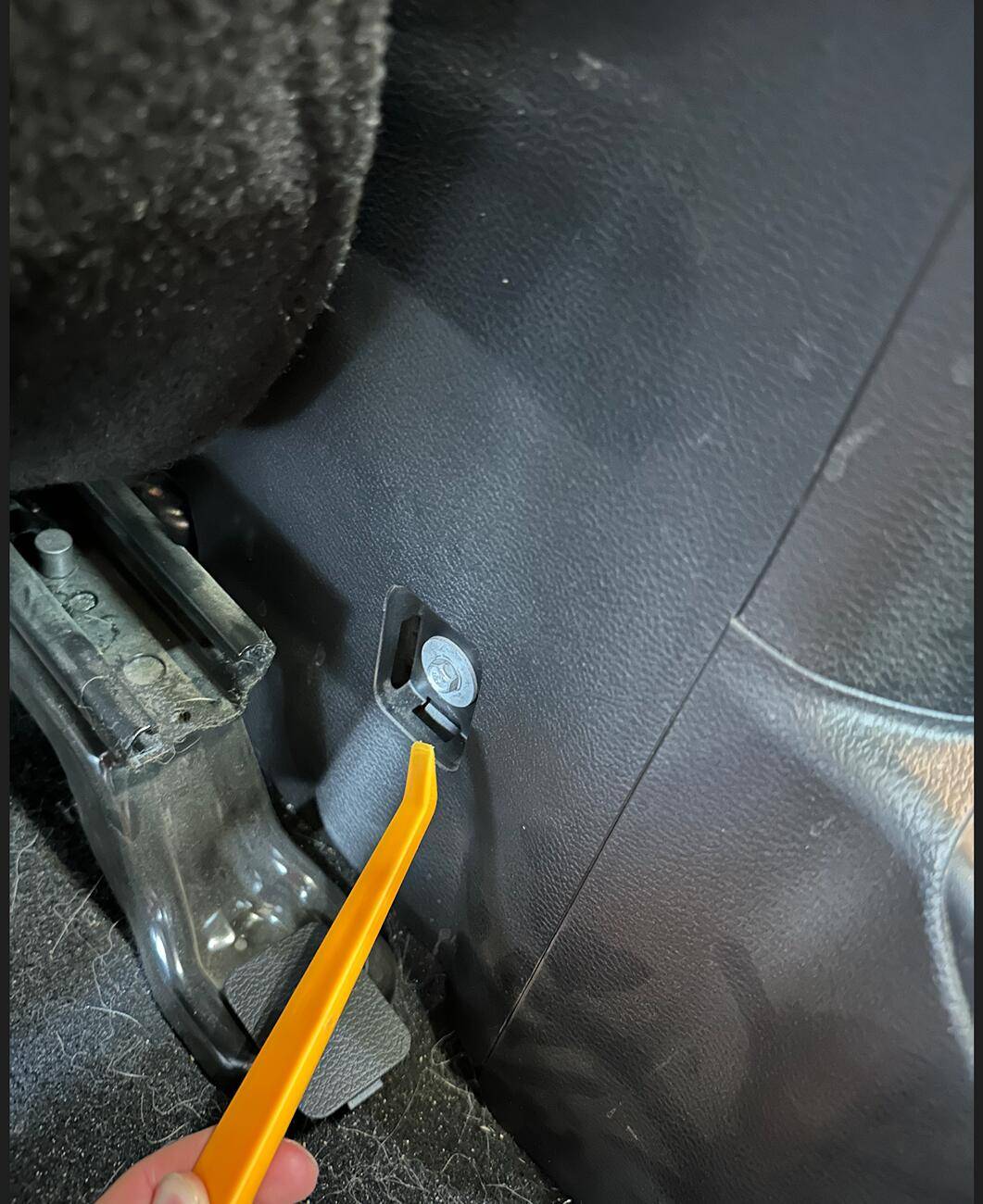 Jeep Gladiator Dropped key between the seats and it went under the center console… Screenshot 2025-03-26 at 10.29.48 PM