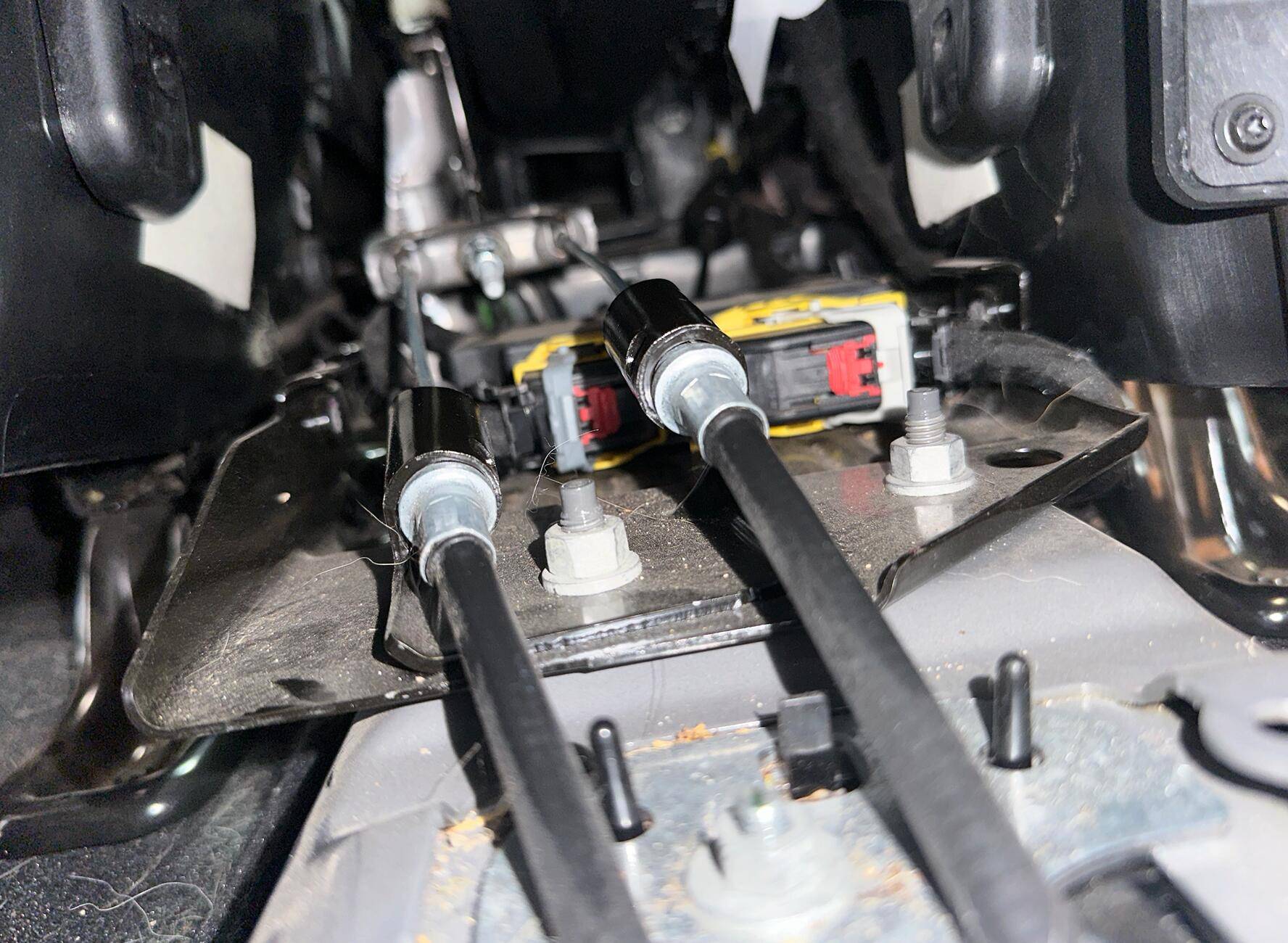 Jeep Gladiator Dropped key between the seats and it went under the center console… Screenshot 2025-03-26 at 10.30.04 PM