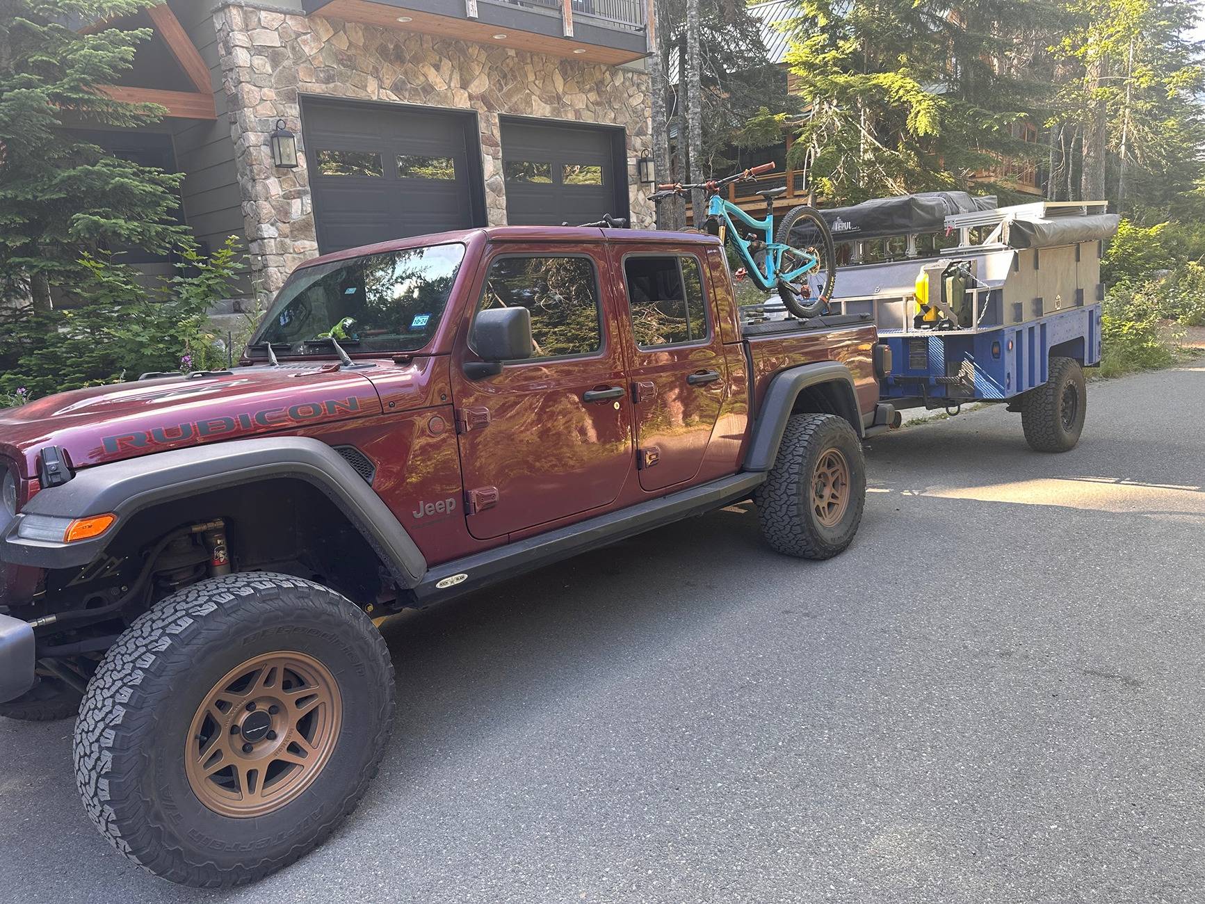 Jeep Gladiator Clayton Overland Plus vs Metalcloak Gamechanger - with towing IMG_1983