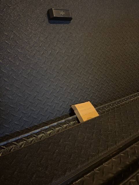 Jeep Gladiator DiamondBack HD Tonneau Cover (Excellent Condition) - $900 thumbnail_IMG_3643
