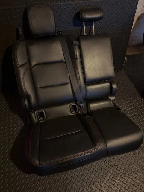 Jeep Gladiator Jeep Gladiator Leather Rear Seats (Excellent Condition) - $500 seats2