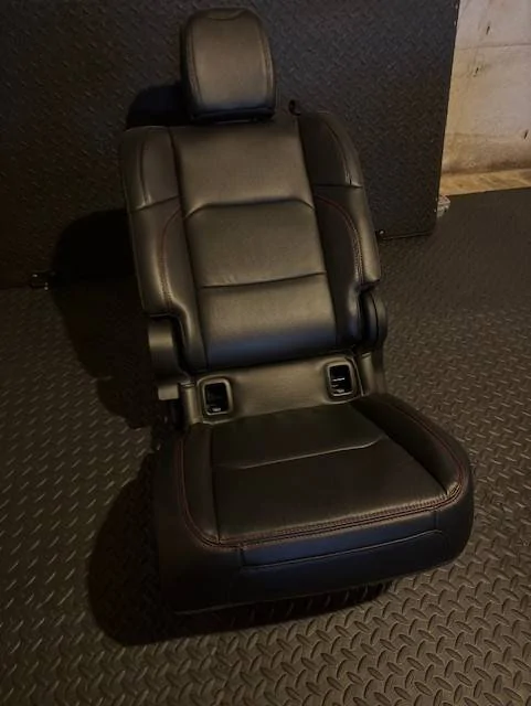 Jeep Gladiator Jeep Gladiator Leather Rear Seats (Excellent Condition) - $500 seats4