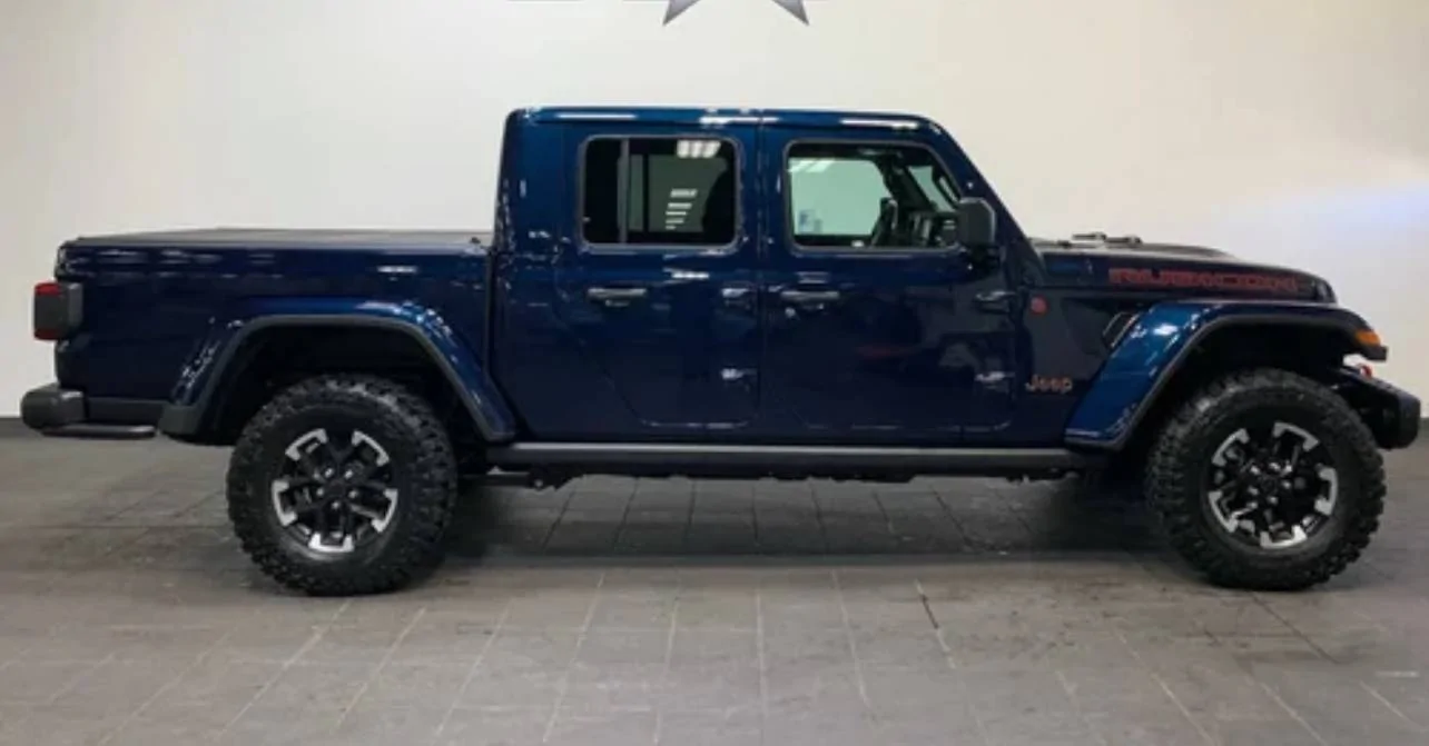 Jeep Gladiator Fathom Blue Gladiator JT Club 🔹 IMG_9348
