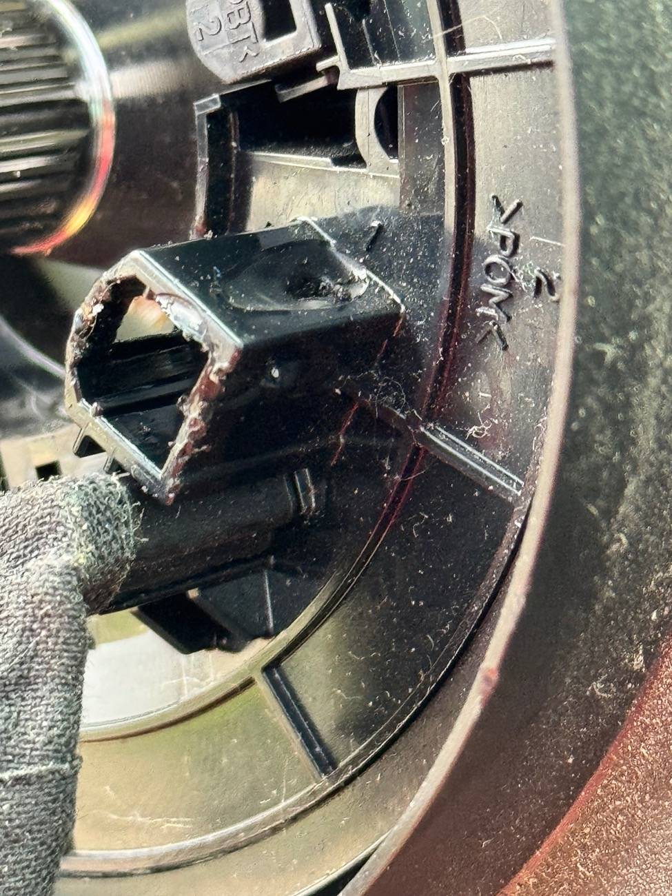 Jeep Gladiator Smoke from heated steering wheel after upgrading batteries? IMG_0448