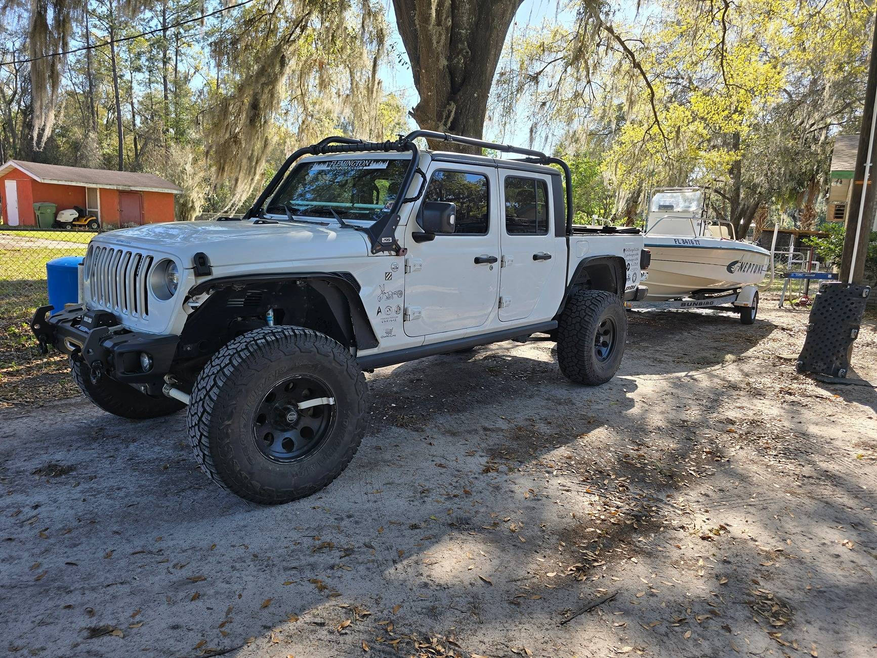 Jeep Gladiator Flat fenders?? with 35s or 37s? 20250313 Tyson truck with boat - Flemington, FL