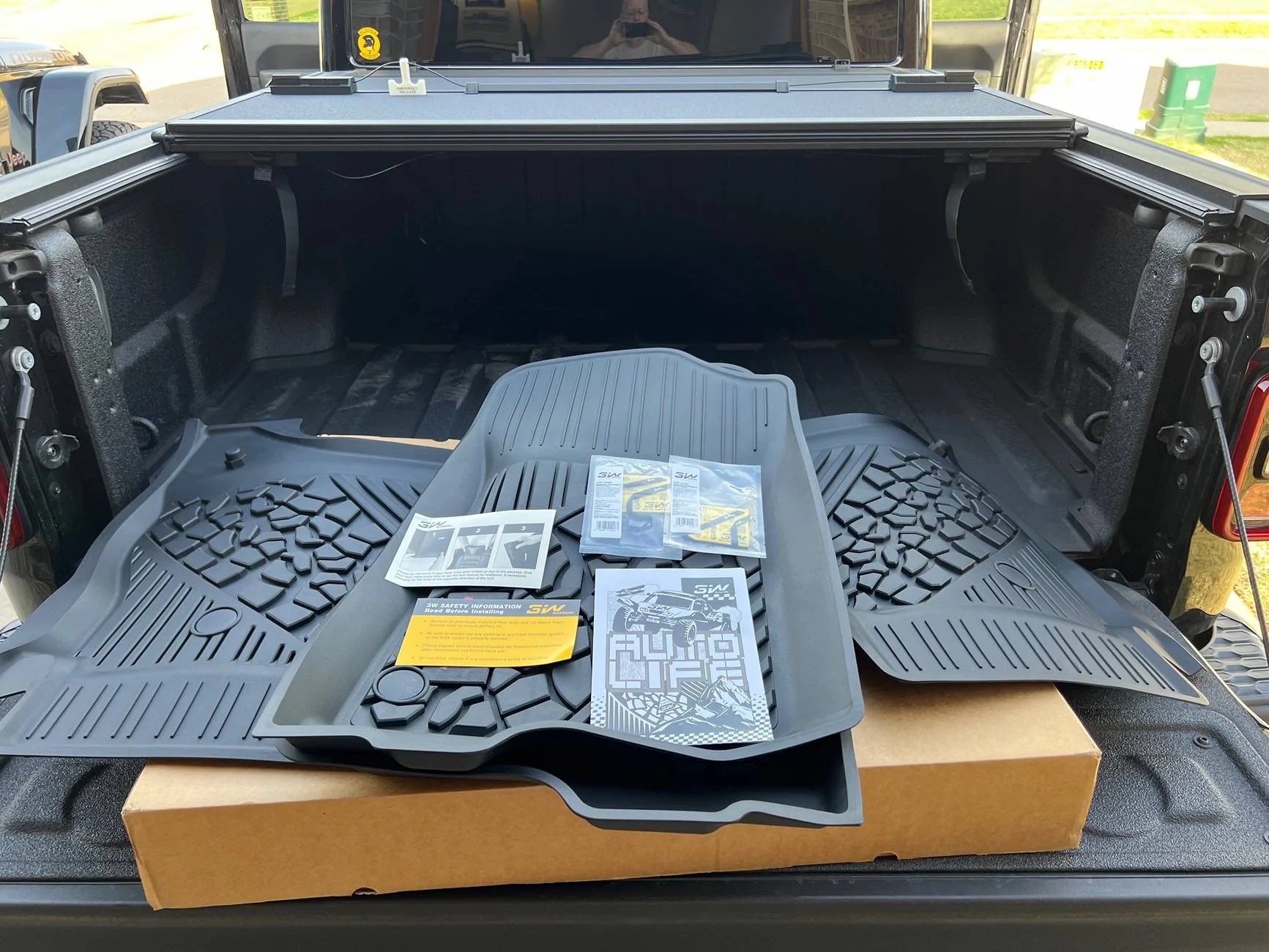 Jeep Gladiator I compare 3W Floor Mats vs Amazon Mats IMG_2179