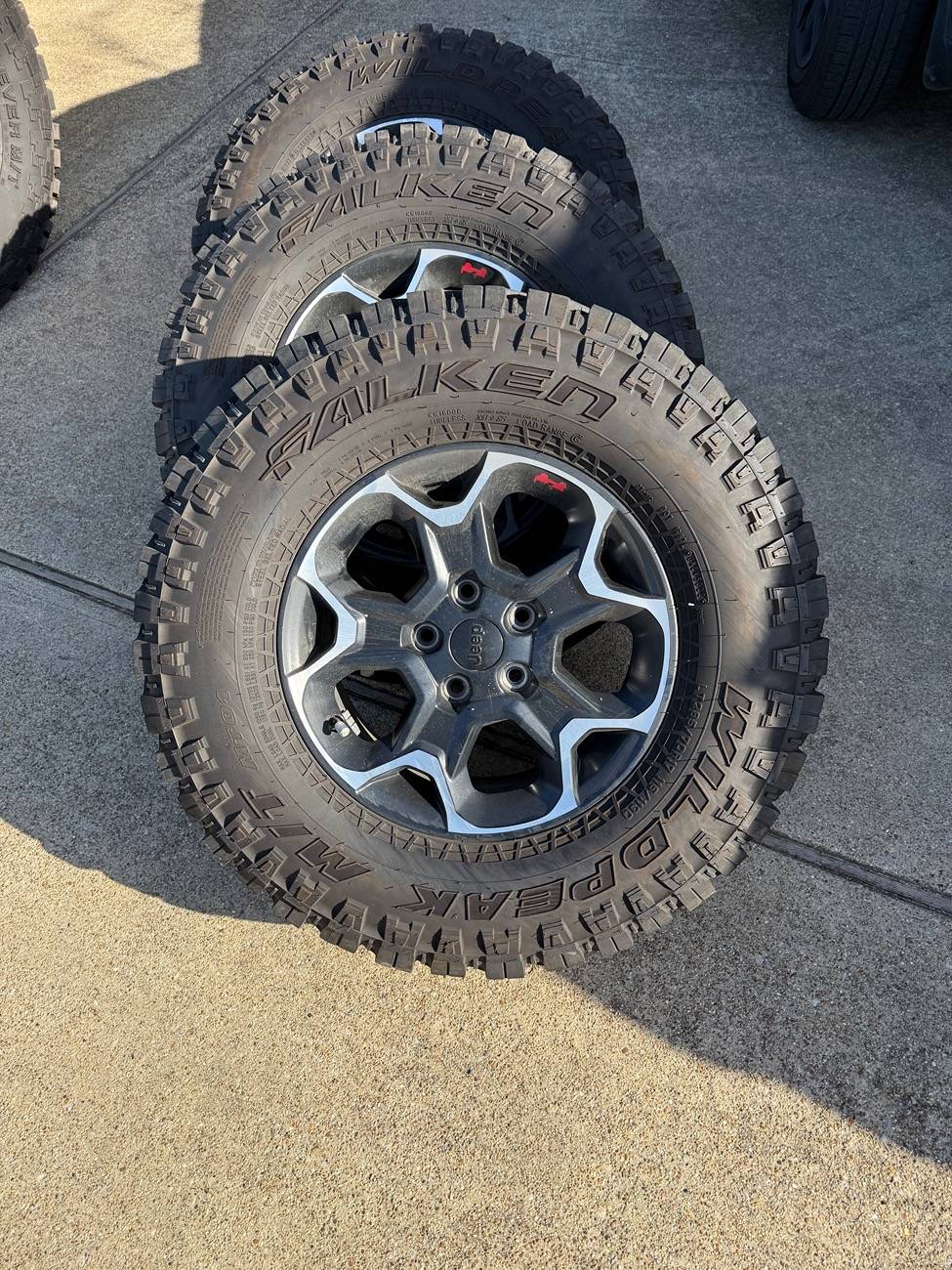 Jeep Gladiator ‘23 JTR Wheels and Tires IMG_0012