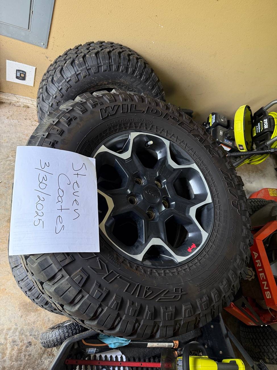 Jeep Gladiator ‘23 JTR Wheels and Tires IMG_0024