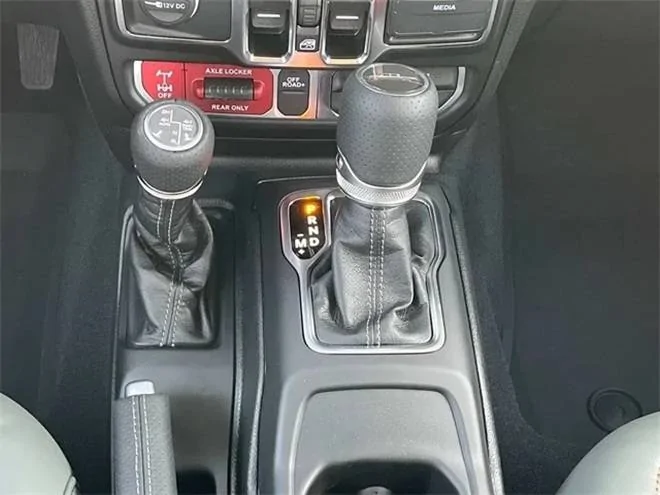 Jeep Gladiator 2025 Mojave X 15