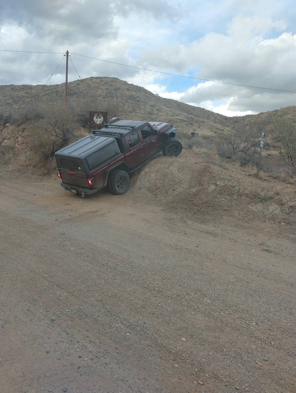 Jeep Gladiator Clayton Overland Plus vs Metalcloak Gamechanger - with towing IMG_20240201_151847825