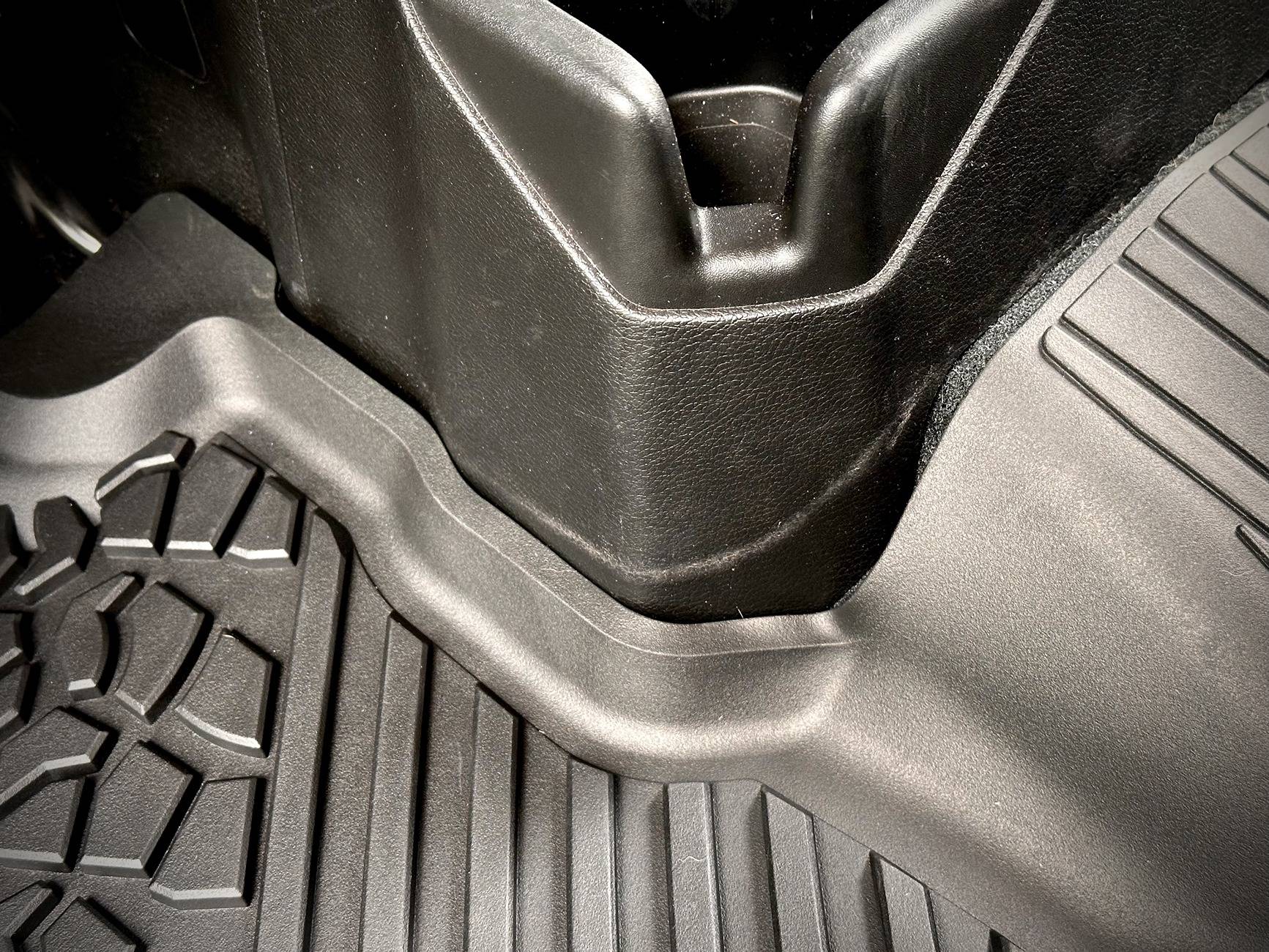Jeep Gladiator Floor Mat Review, 3W vs Mopar; Photo Heavy IMG_7479