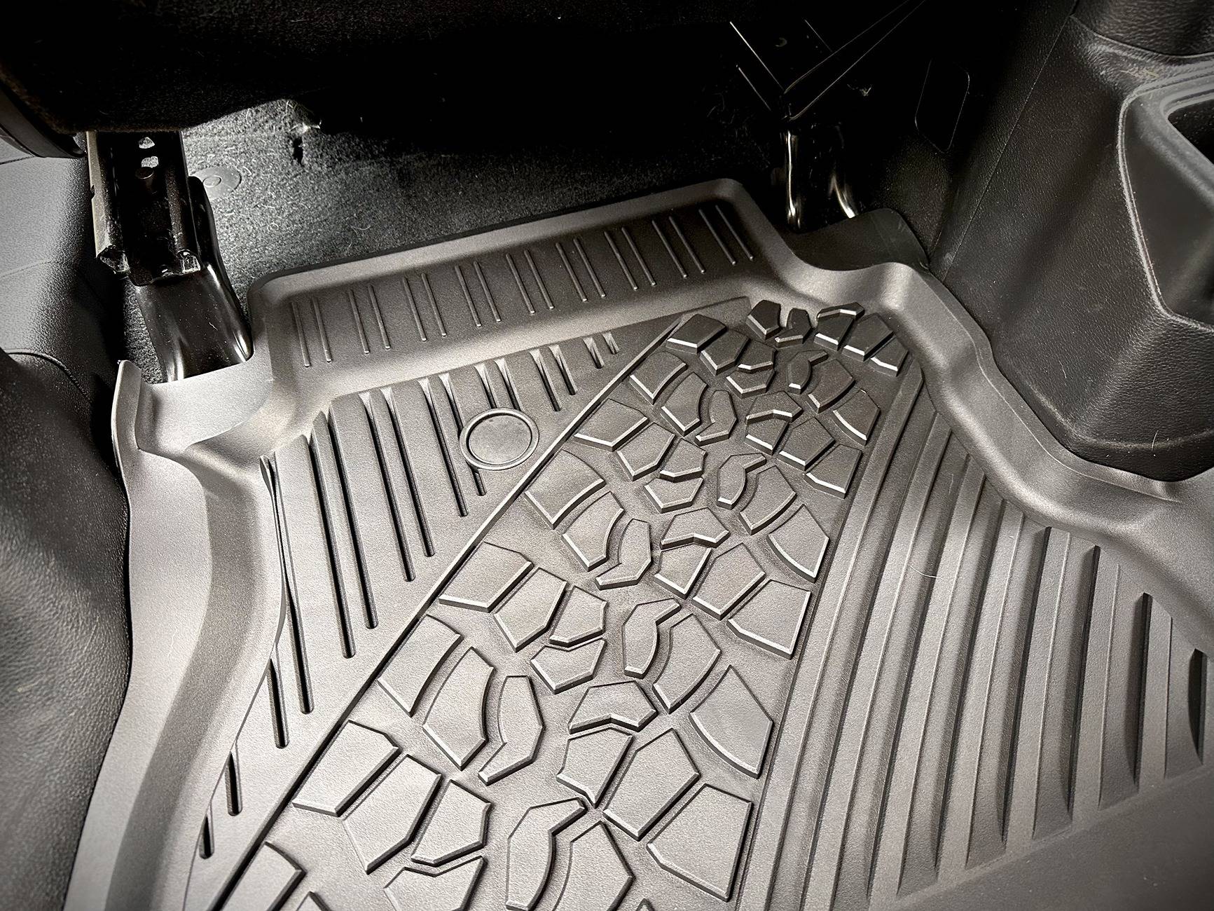 Jeep Gladiator Floor Mat Review, 3W vs Mopar; Photo Heavy IMG_7477