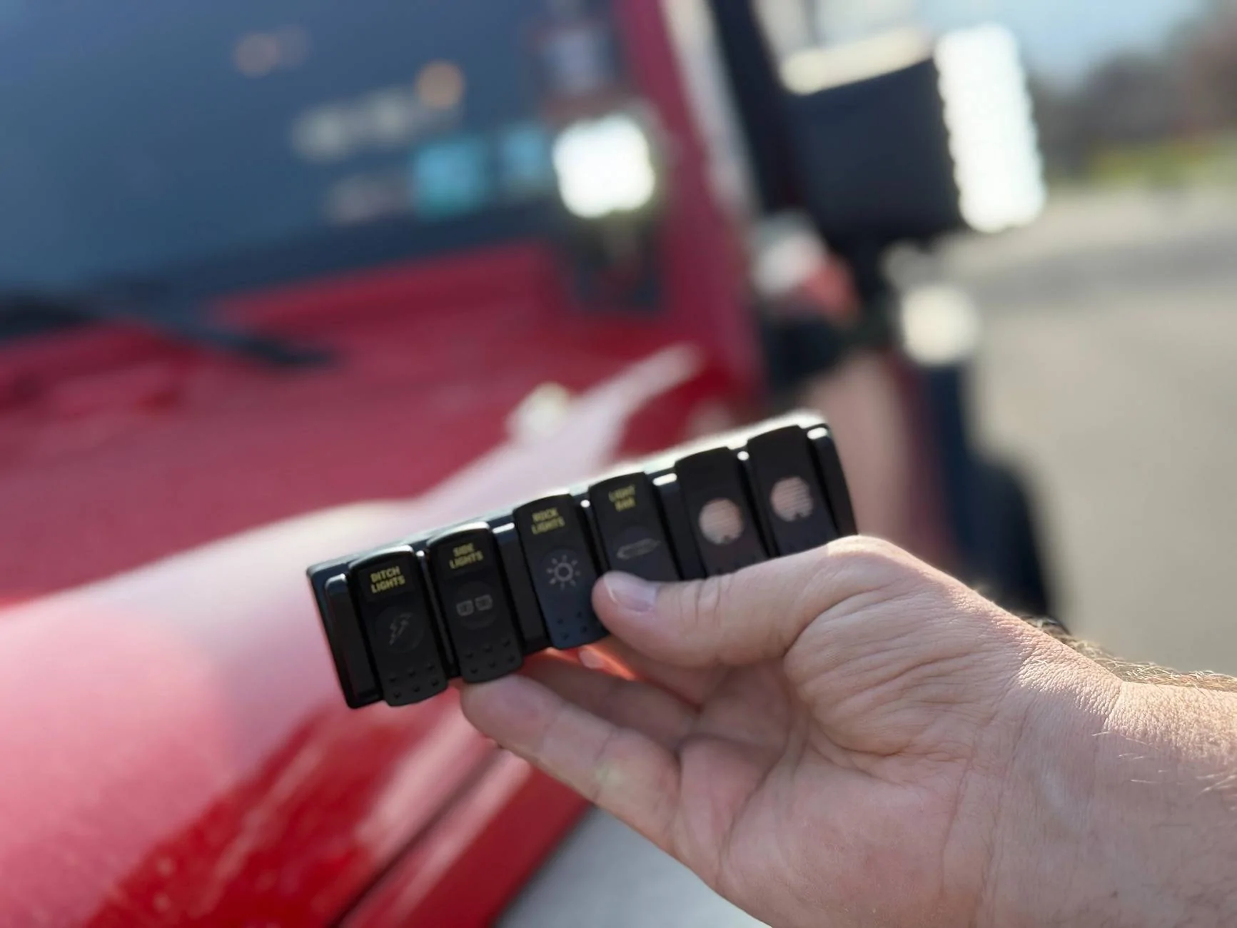 Jeep Gladiator Switches?!  TRIGGER Controller Has You Covered! 🔥 ORACLE_Trigger_Remot