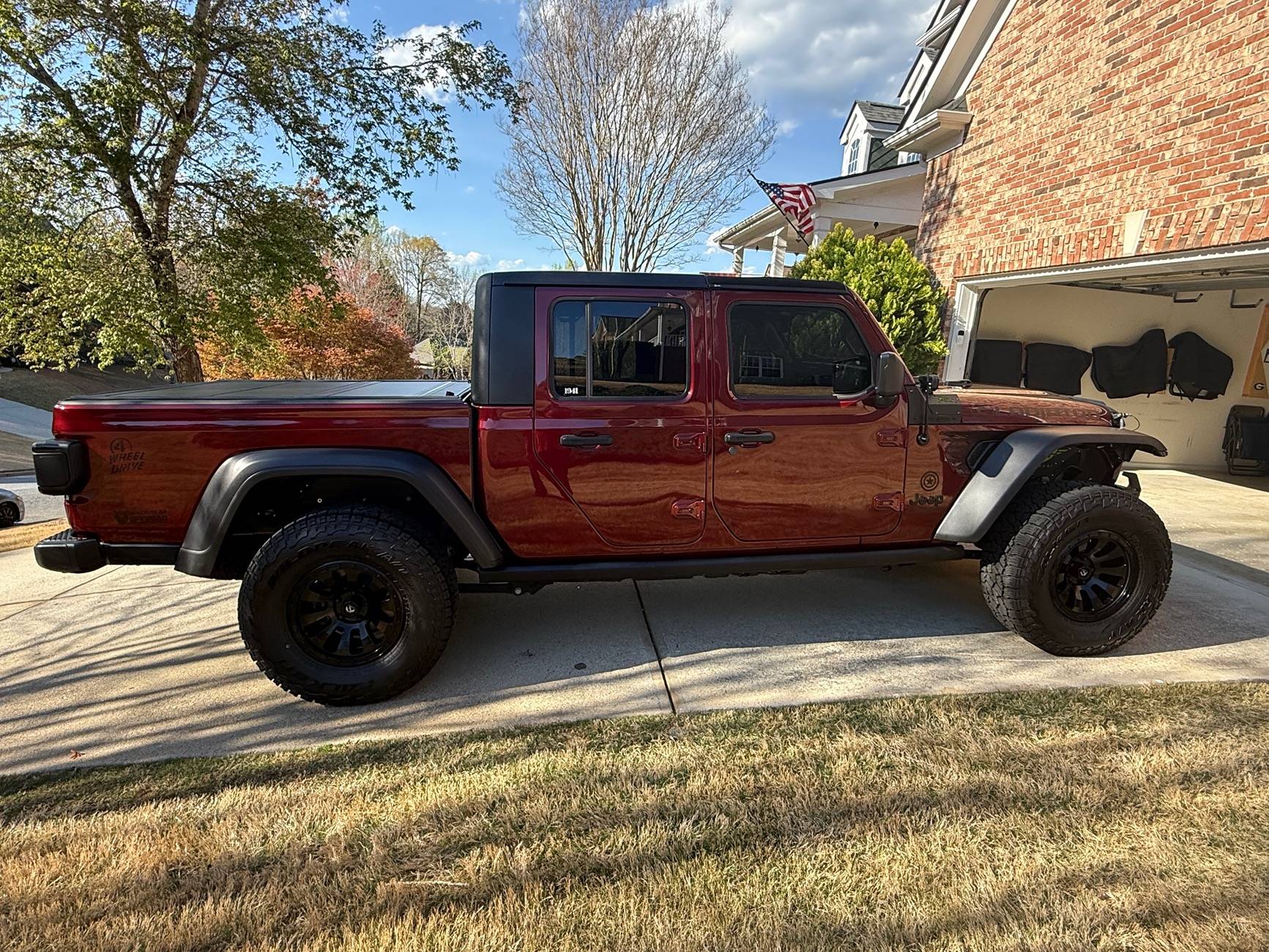 Jeep Gladiator Rubicon fender flares on a Sport S? IMG_0893