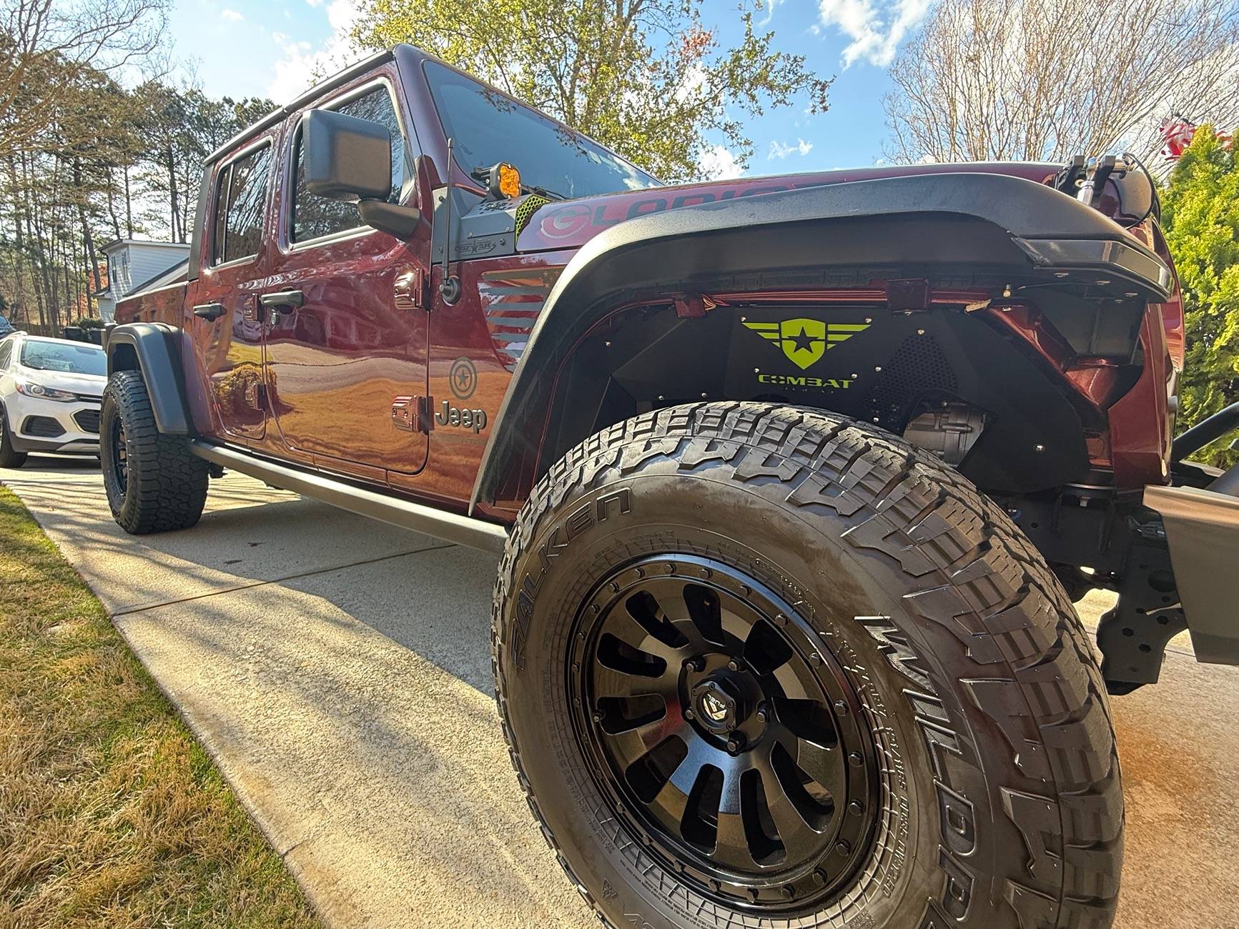 Jeep Gladiator Rubicon fender flares on a Sport S? IMG_0891