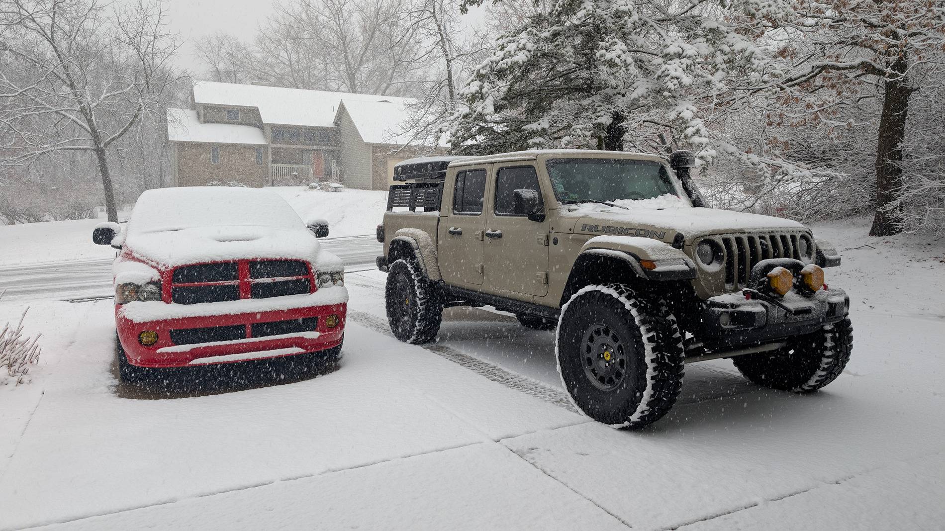 Jeep Gladiator Show me your Gladiators on 40's. PXL_20250330_224652283
