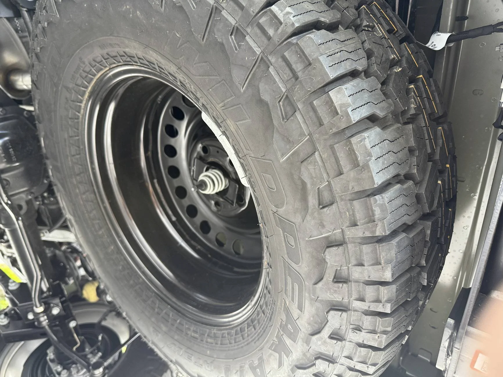 Jeep Gladiator 2025 Mojave wheels and tires, including spare IMG_6900