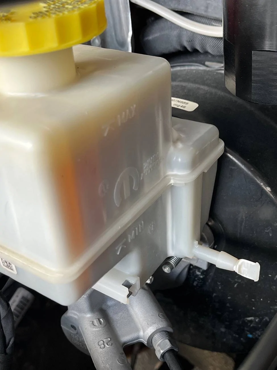 Jeep Gladiator Flushing Brake Fluid IMG_4071