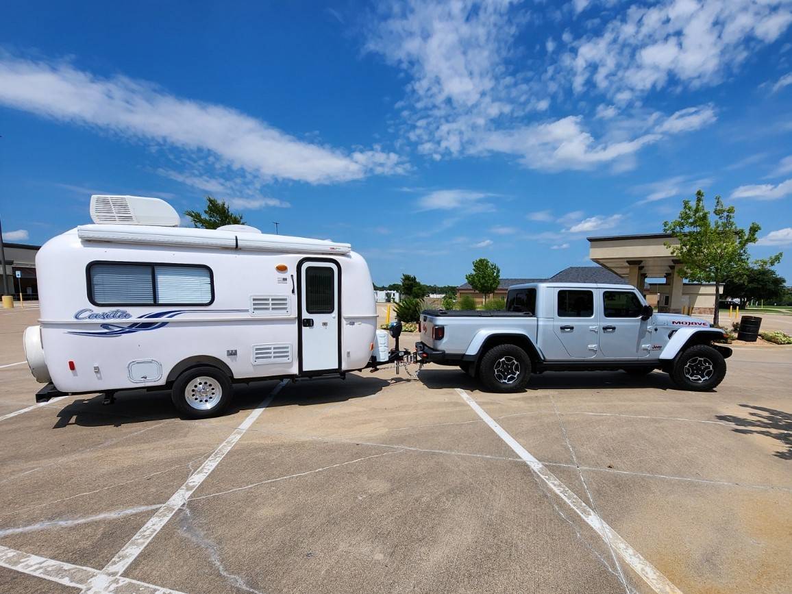Jeep Gladiator Jeep Mojave with out max Tow, Airstream 16ft CasitaMojave