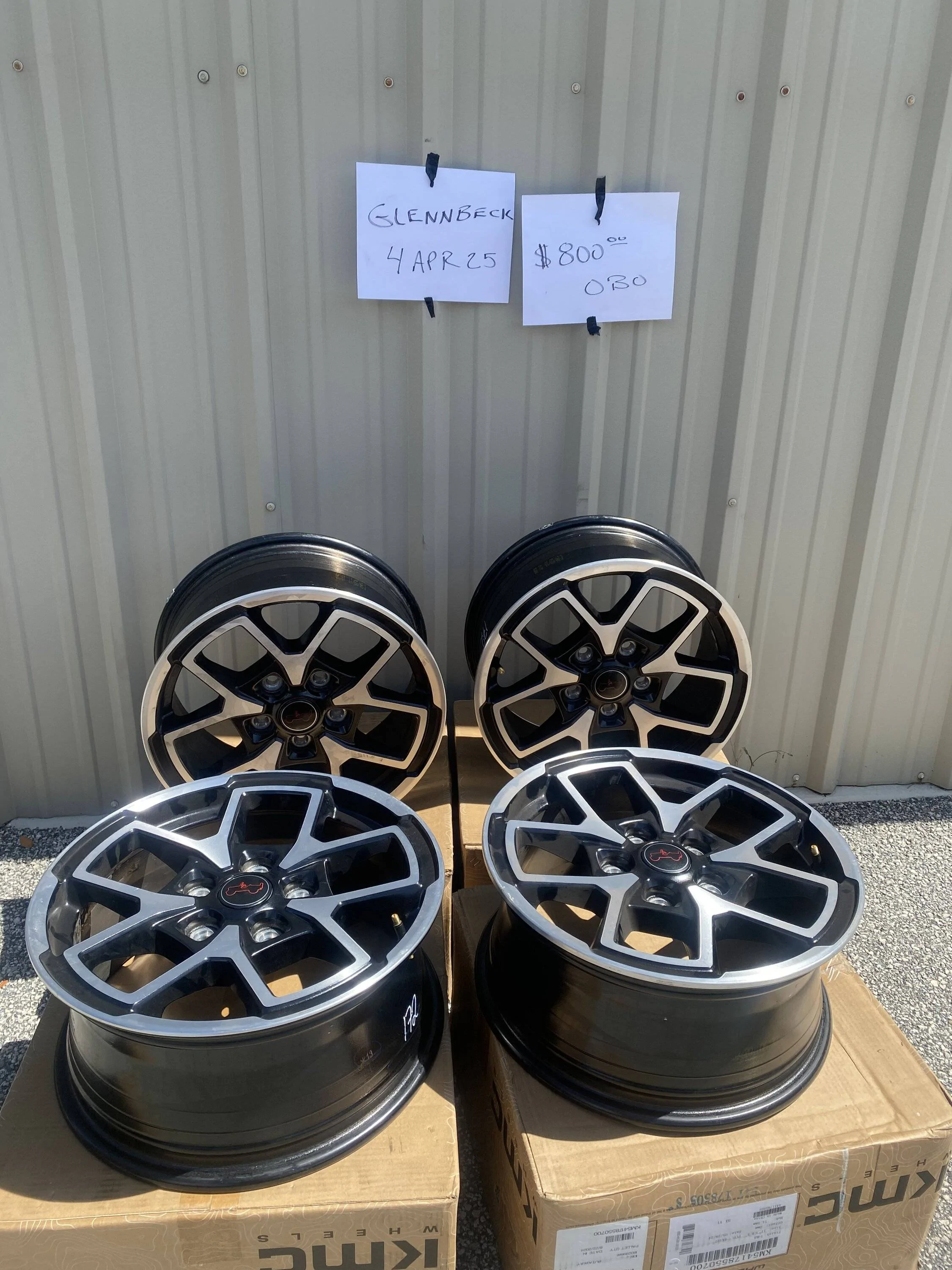 Jeep Gladiator Set of four Stock Rubicon X Contrast Cut 17x7.5" Wheels IMG_0184