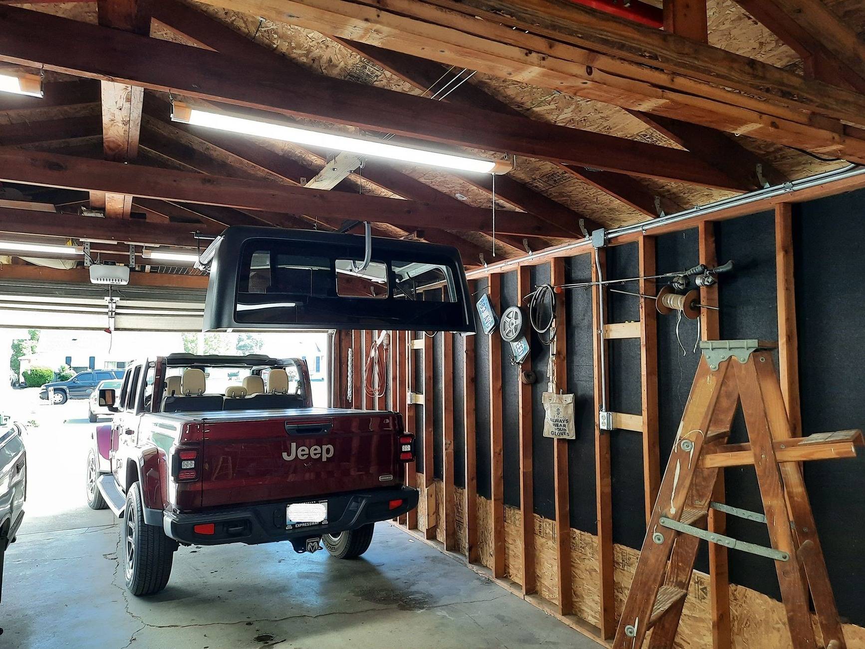 Jeep Gladiator Hardtop Hoist Setup 1 jeep glad 16.13
