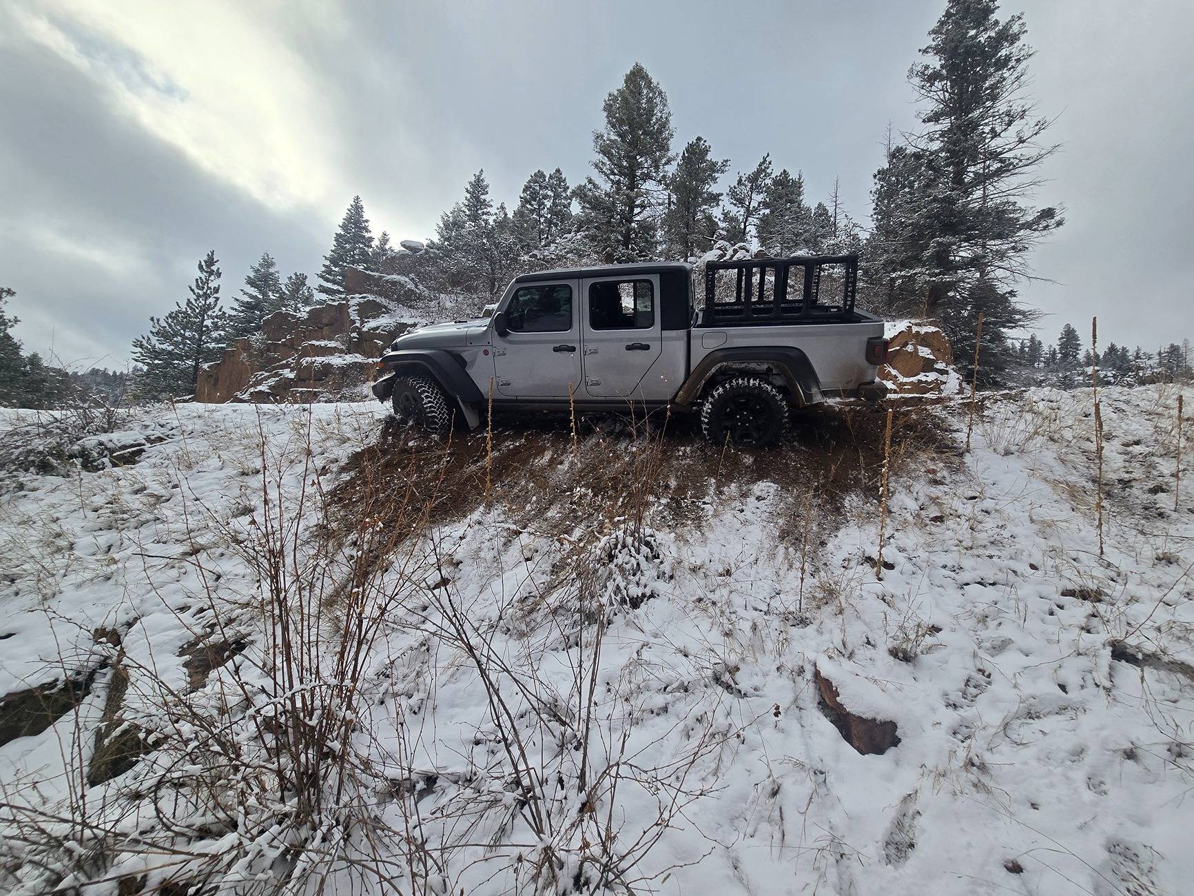 Jeep Gladiator Rollover angle, stock mojave 1000002319