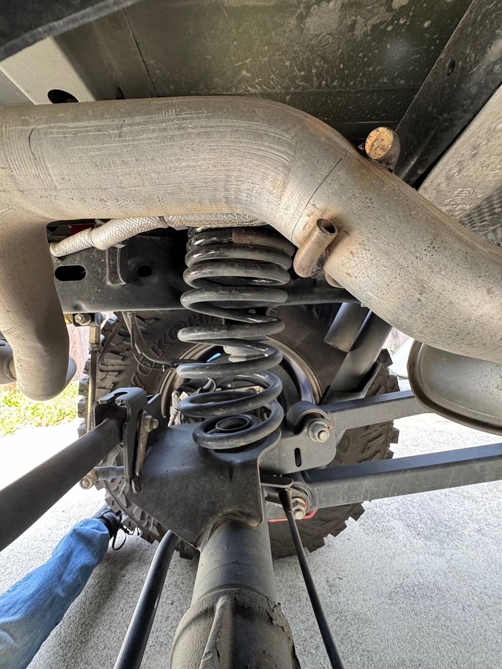 Jeep Gladiator Excessive rear spring bow/bump stops not lined up IMG_2865