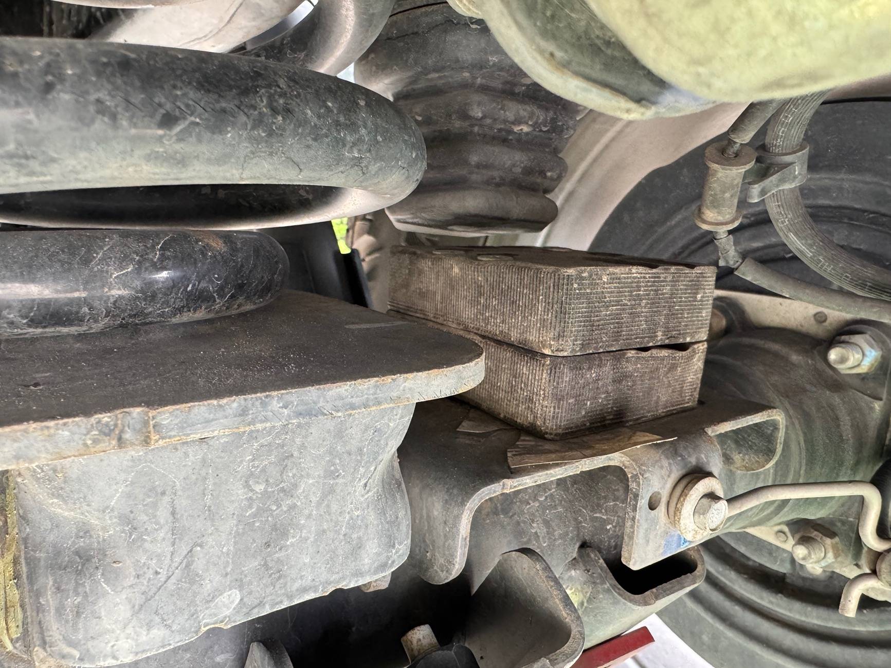 Jeep Gladiator Excessive rear spring bow/bump stops not lined up IMG_2859
