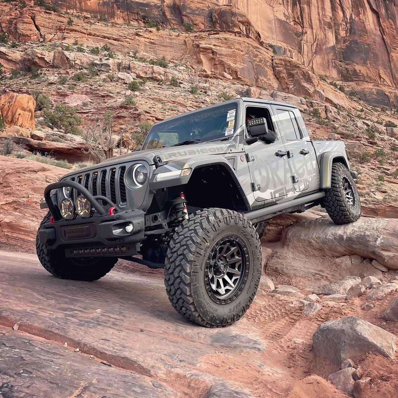 Jeep Gladiator Im looking for more reviews on the Oracle Skid Plate with Integrated LED lights?? 340241516_1211168536430189_2709413200310403455_n