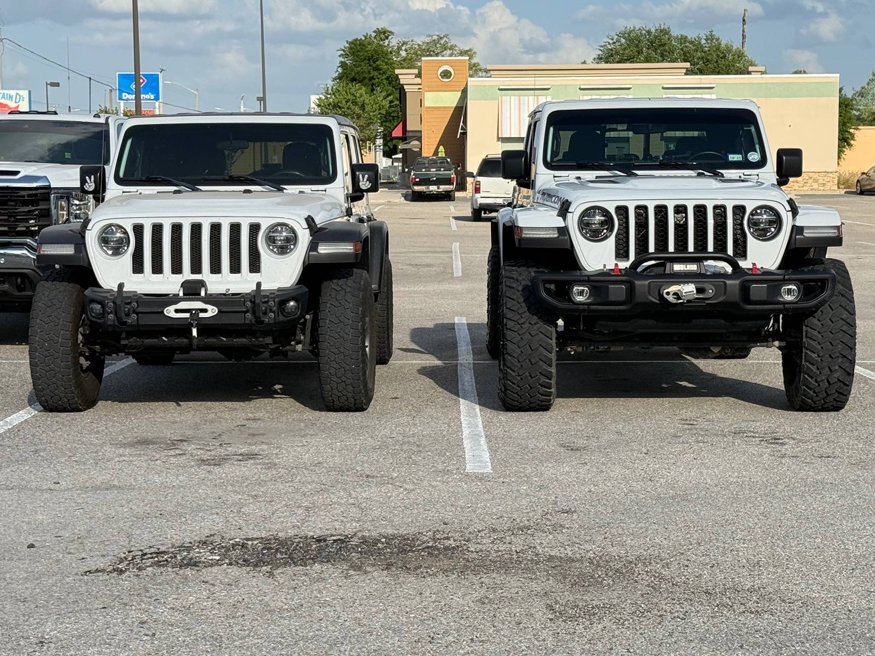 Jeep Gladiator Jeeps Parking Next To Jeeps IMG_0753