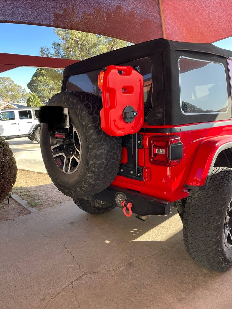 Jeep Gladiator Vevor Jerry Cans IMG_8939