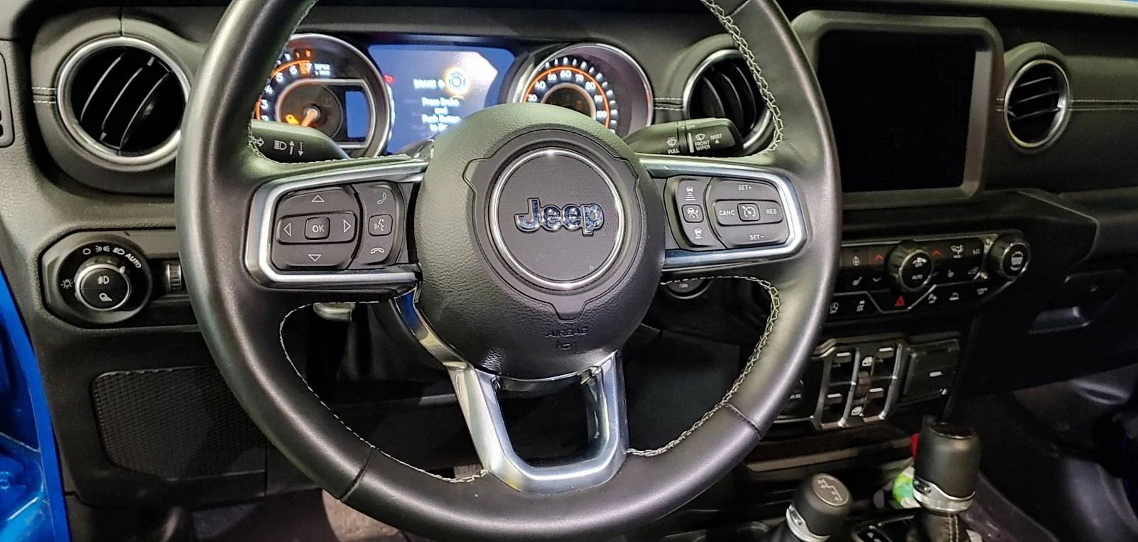 Jeep Gladiator 2025 Mojave X 20200906_134532_HDR