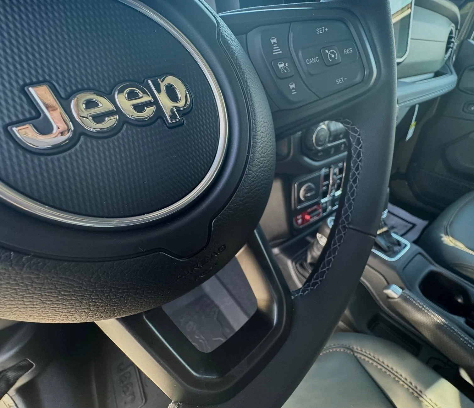 Jeep Gladiator 2025 Mojave X IMG_1196