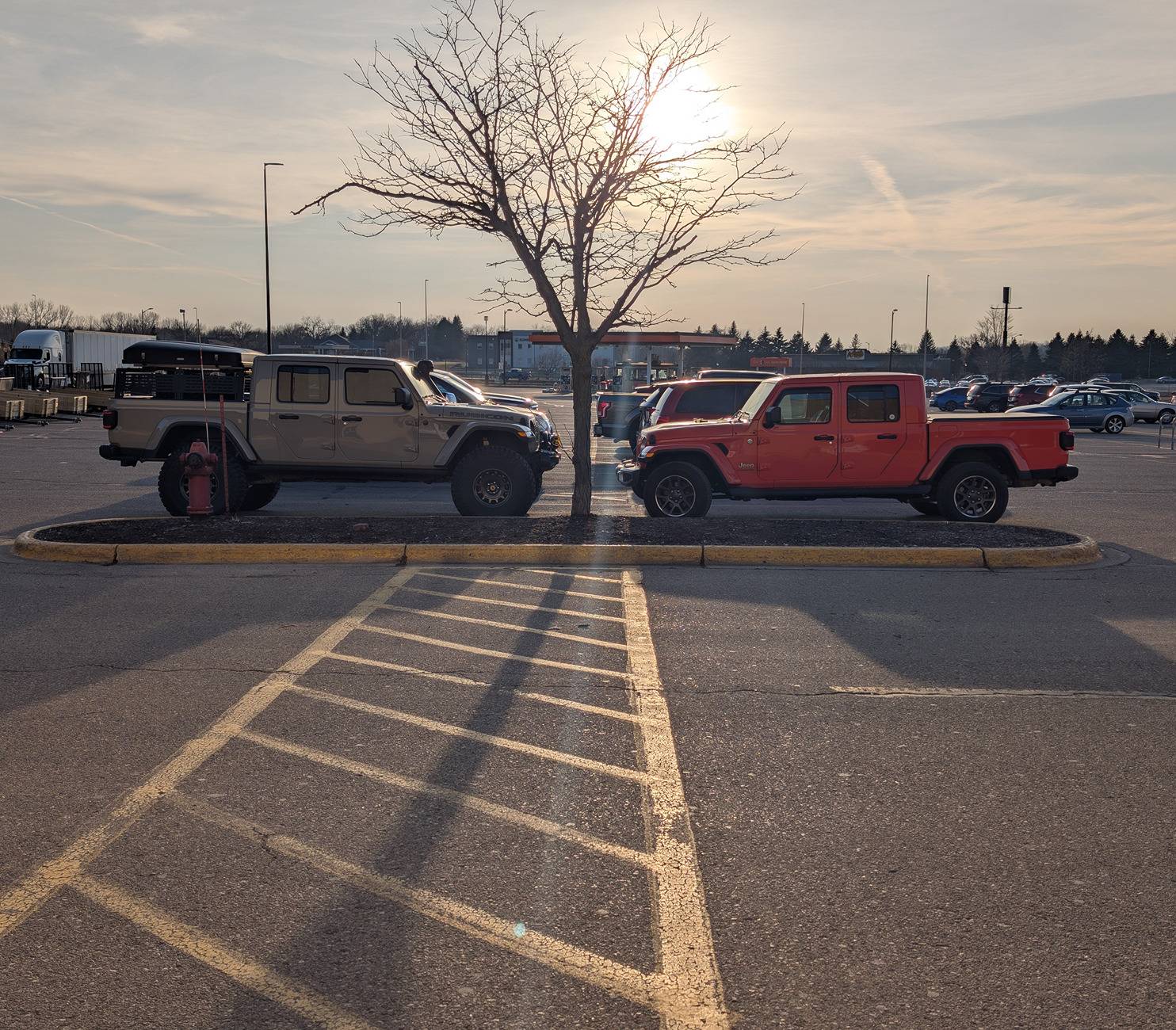 Jeep Gladiator Jeeps Parking Next To Jeeps PXL_20250411_235317071~2