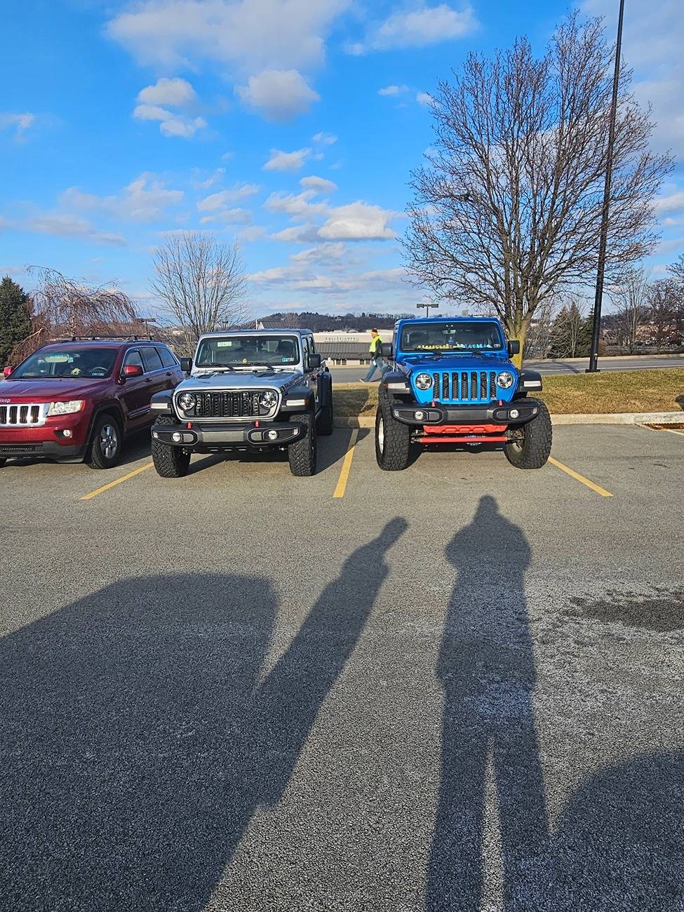 Jeep Gladiator Jeeps Parking Next To Jeeps 20250302_164231